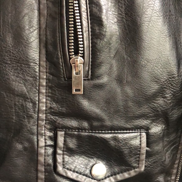 Black leather jacket size small girls good condition like new - Picture 3 of 10